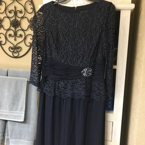 Jessica Howard navy dress.
